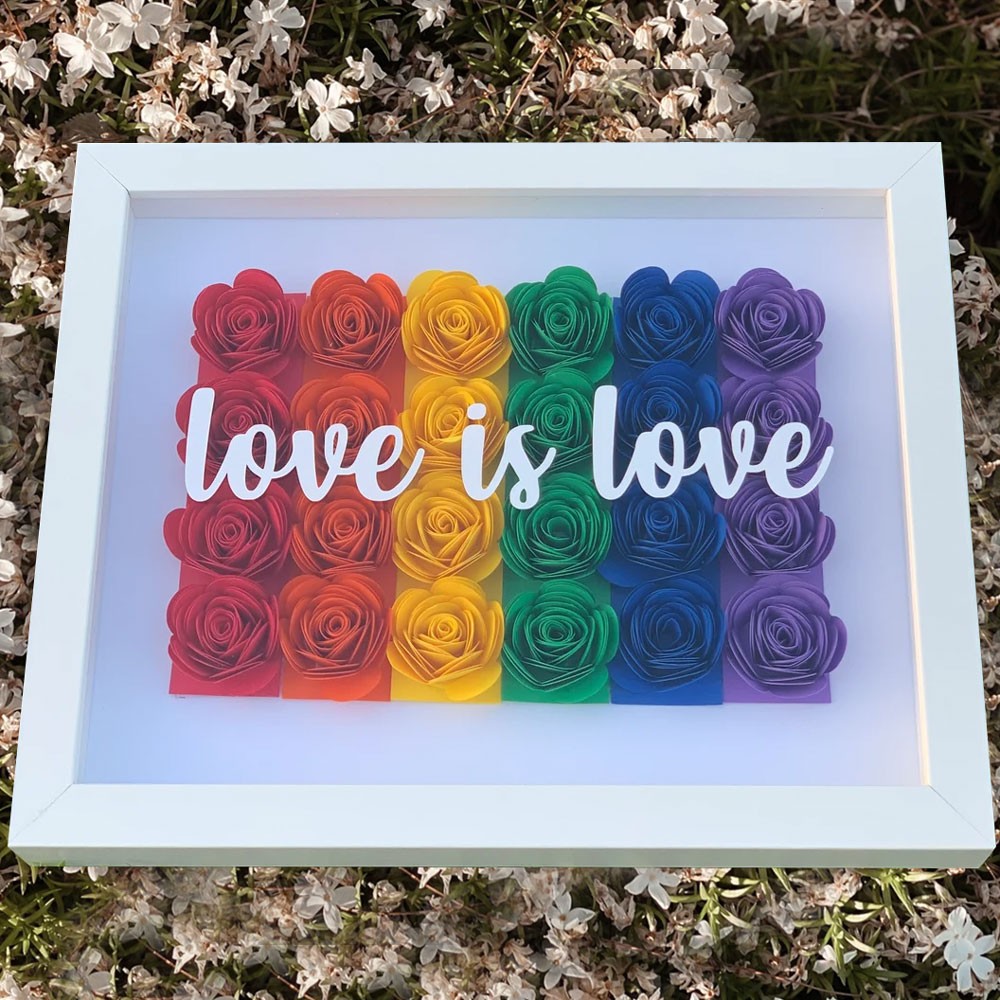 Personalisierte Love Is Love Flower Shadow Box zum Jubil